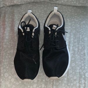 Nike Roshe size 8.5